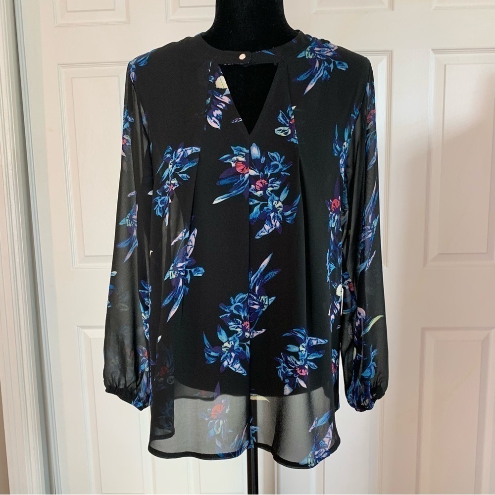 MixMax Black Floral Pleated Keyhole Blouse